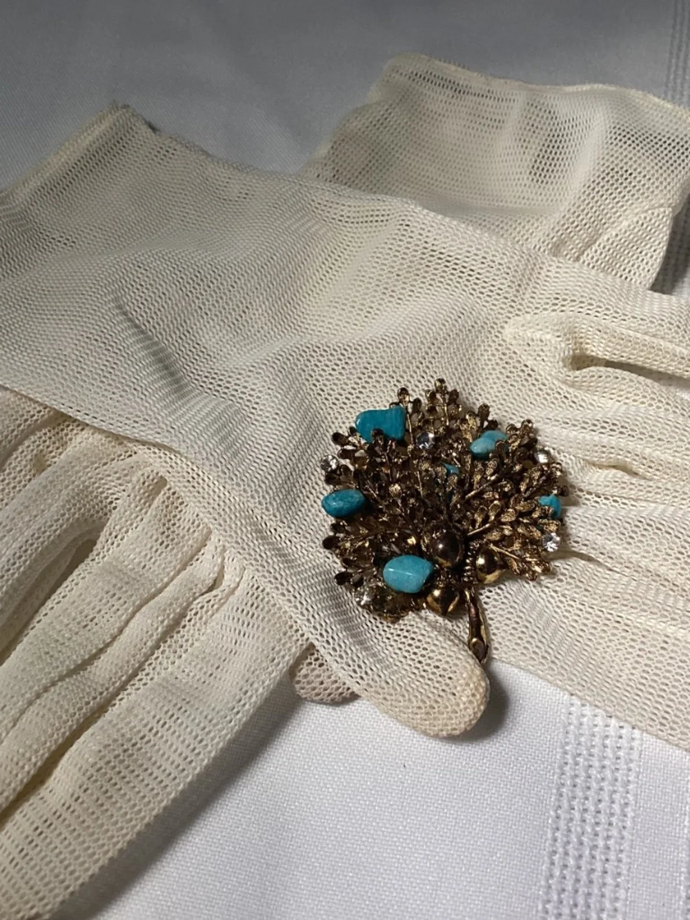 Art deco aquamarine colored vintage brooch. 💙💙💙💙💙RARE ONE 💃